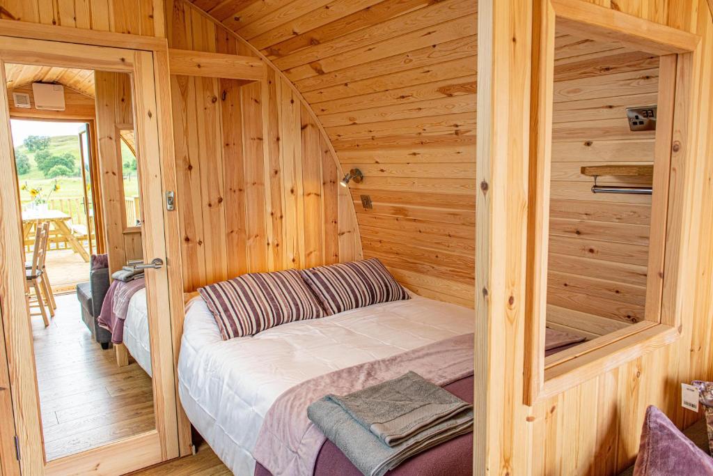 Lawers Luxury Glamping Pet Friendly Pod at Pitilie Pods photo 2