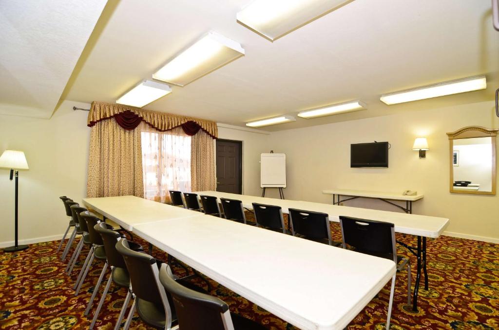 Americas Best Value Inn Fort Myers photo 2
