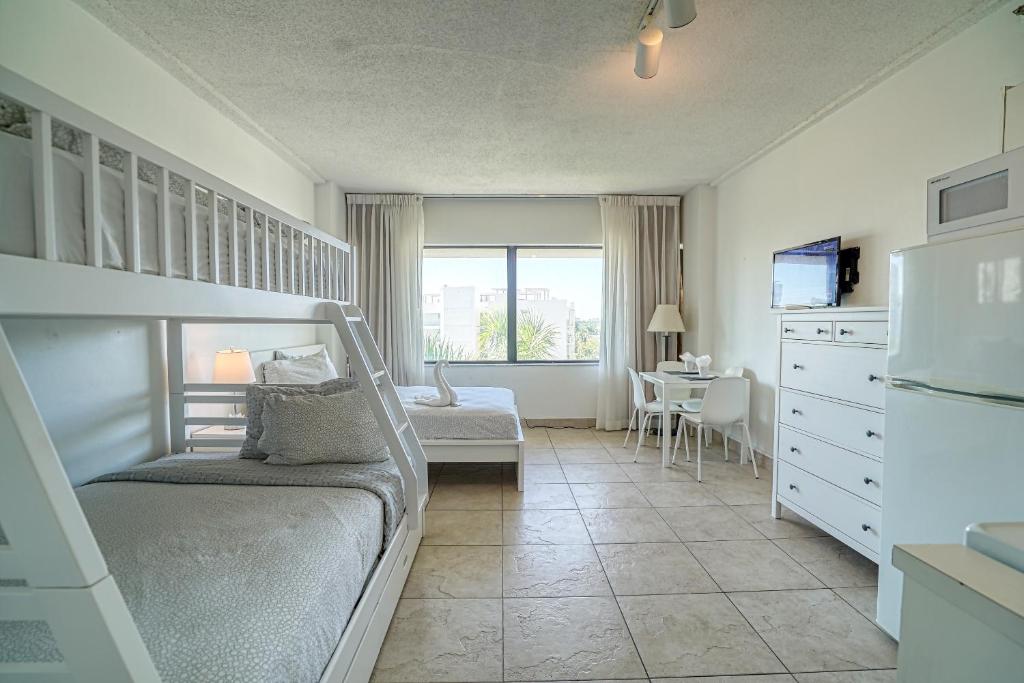 Студио (Двухместный номер-студио Делюкс с 1 кроватью), Deluxe Private Studios at the Casablanca