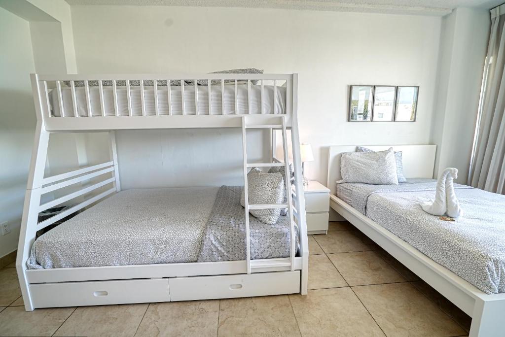 Студио (Двухместный номер-студио Делюкс с 1 кроватью), Deluxe Private Studios at the Casablanca