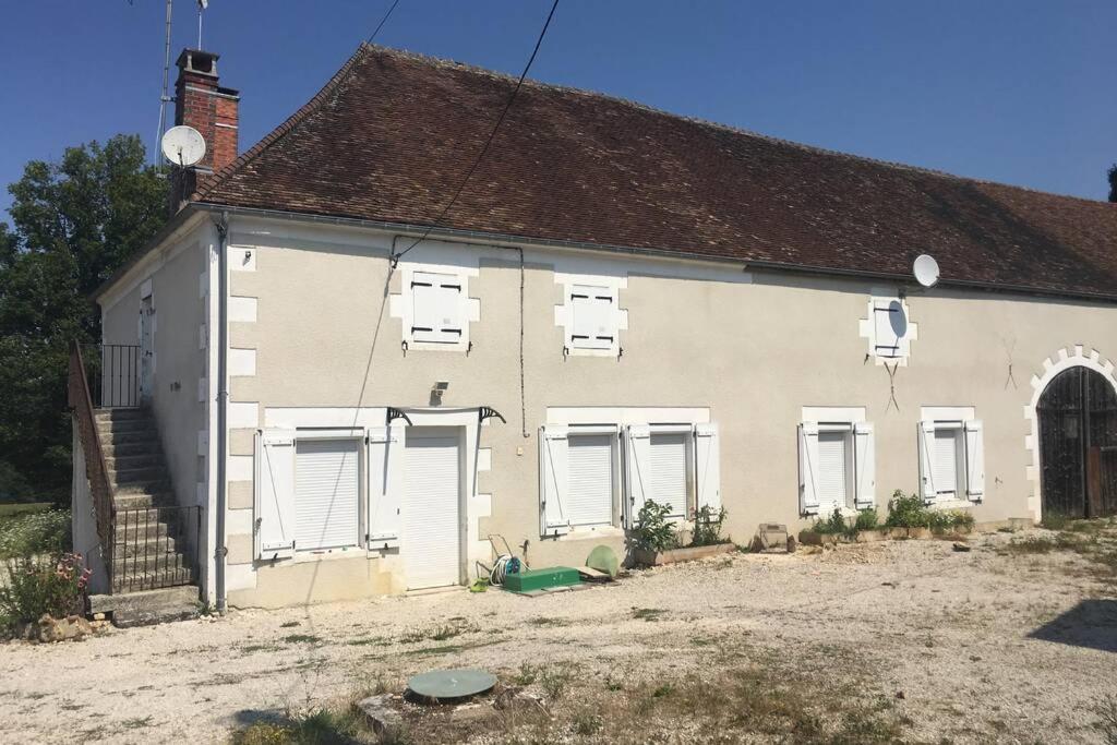 logement indépendant LE POULAILLER proche Guédelon photo 1