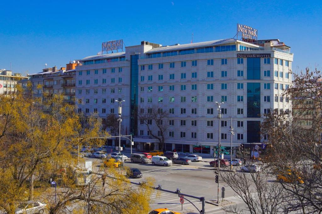 New Park Hotel photo 1