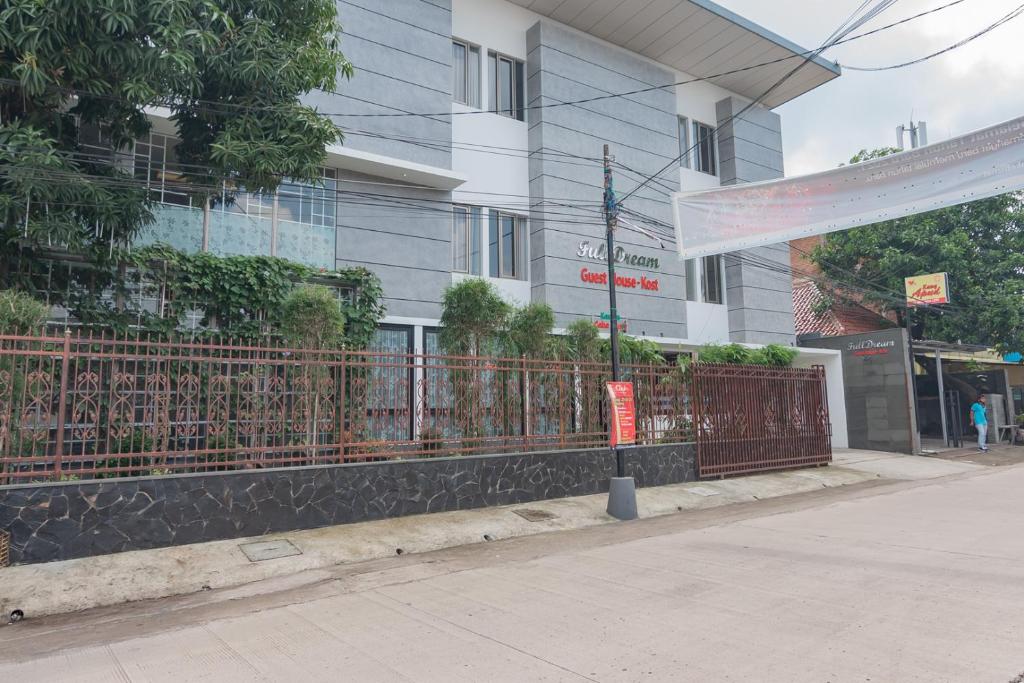 RedDoorz Plus @ Cirebon City Center photo 3
