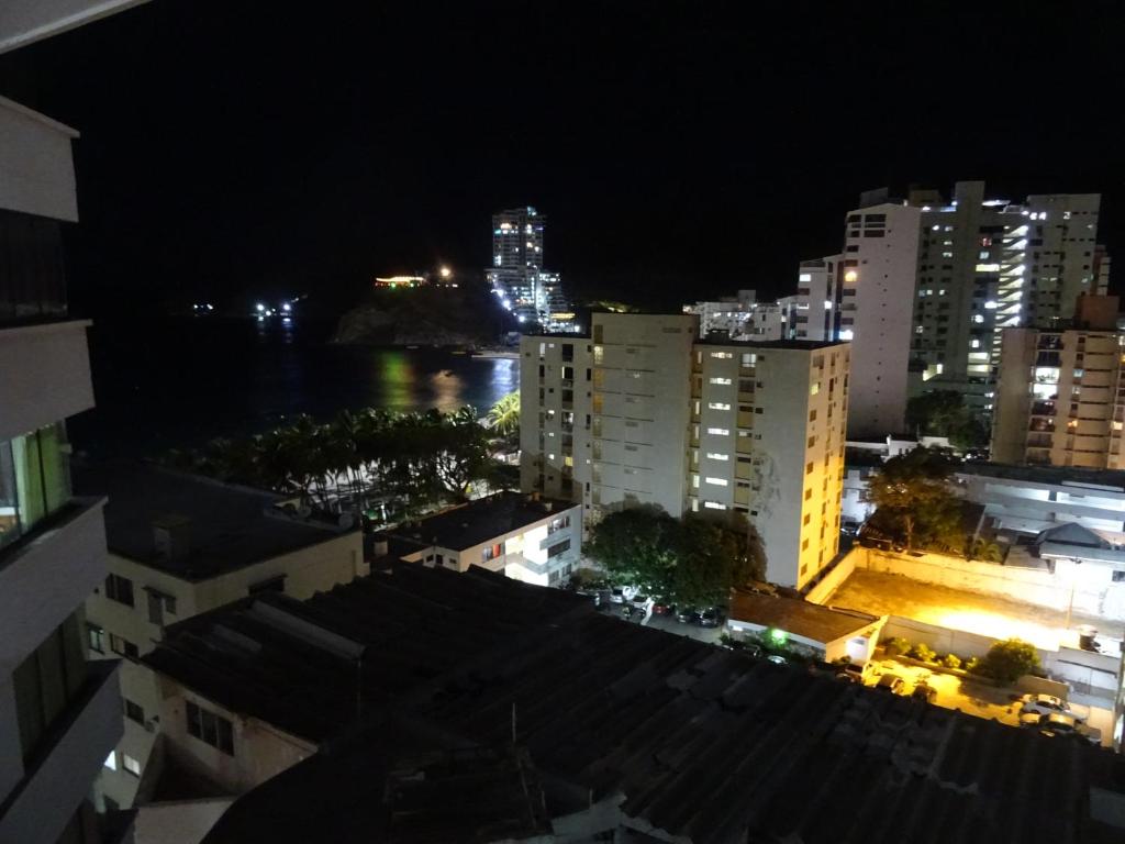 Condominio al frente de la playa EL RODADERO! Amplio y hermoso apartamento photo 1