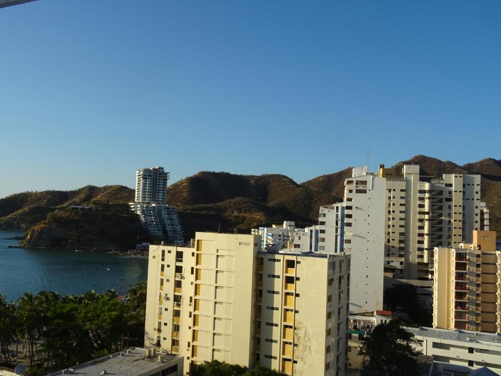 Condominio al frente de la playa EL RODADERO! Amplio y hermoso apartamento photo 2