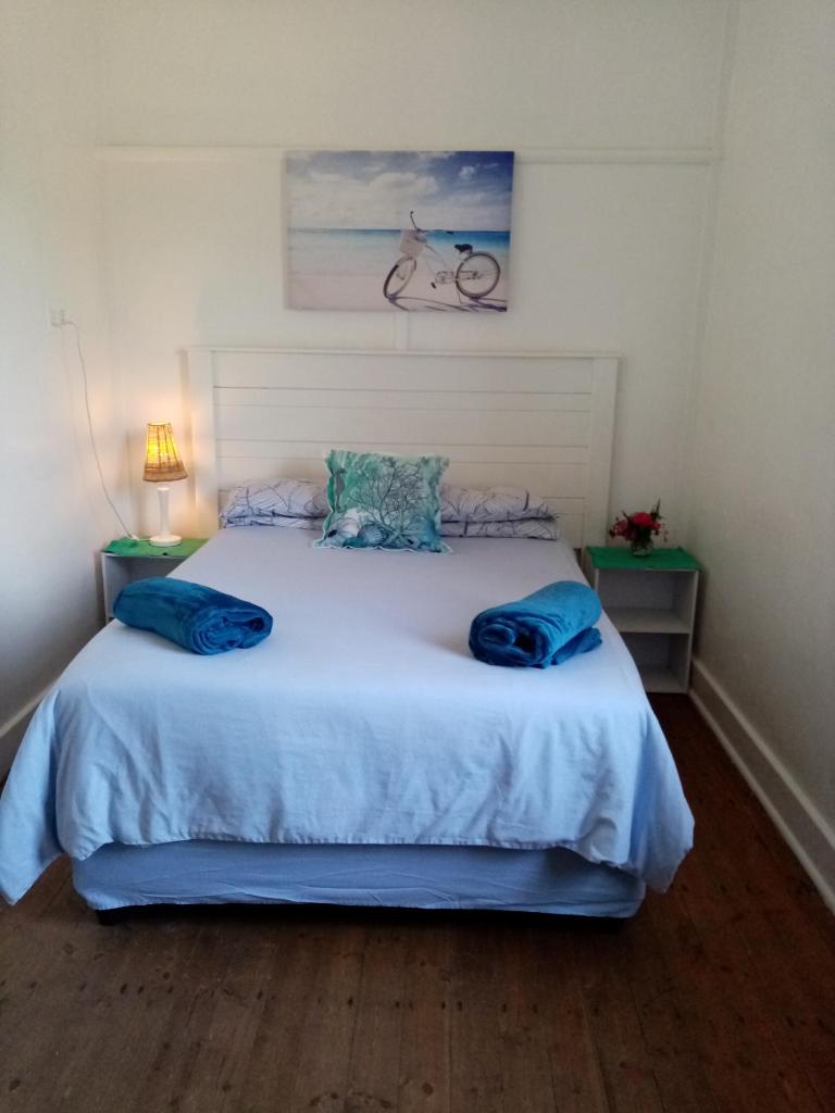Lighthouse Farm Backpackers Lodge - Tap to explore photos