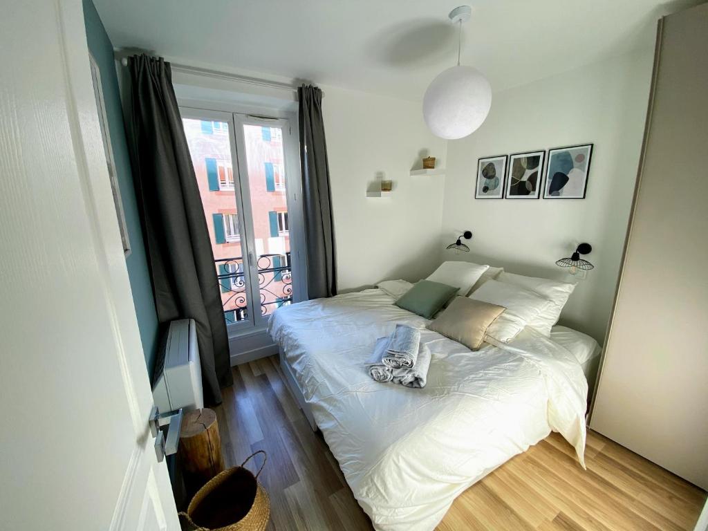 Sunny and calm 2 bed apartment place du Pin photo 4