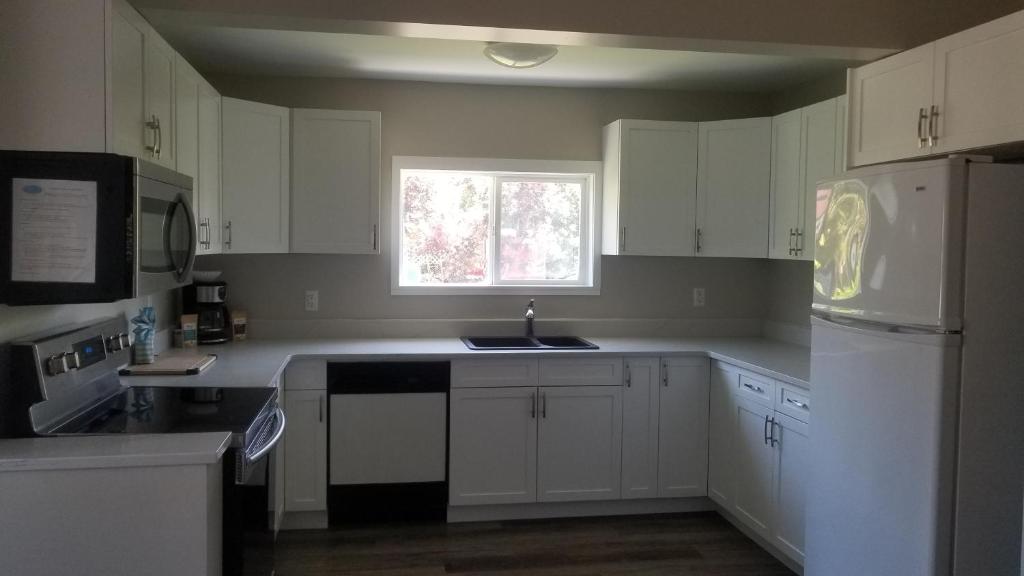 Sandy Beach Suites photo 4