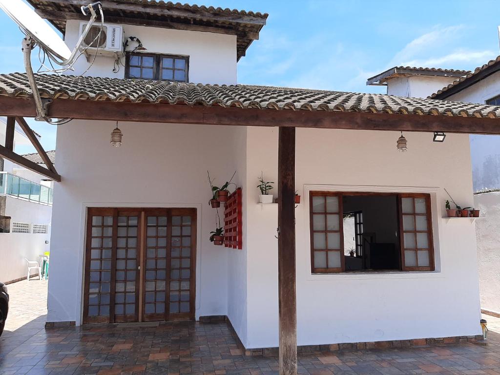 Linda Casa, 3 quartos, acomoda 10 pessoas, há 1,5 km da praia da Enseada photo 1