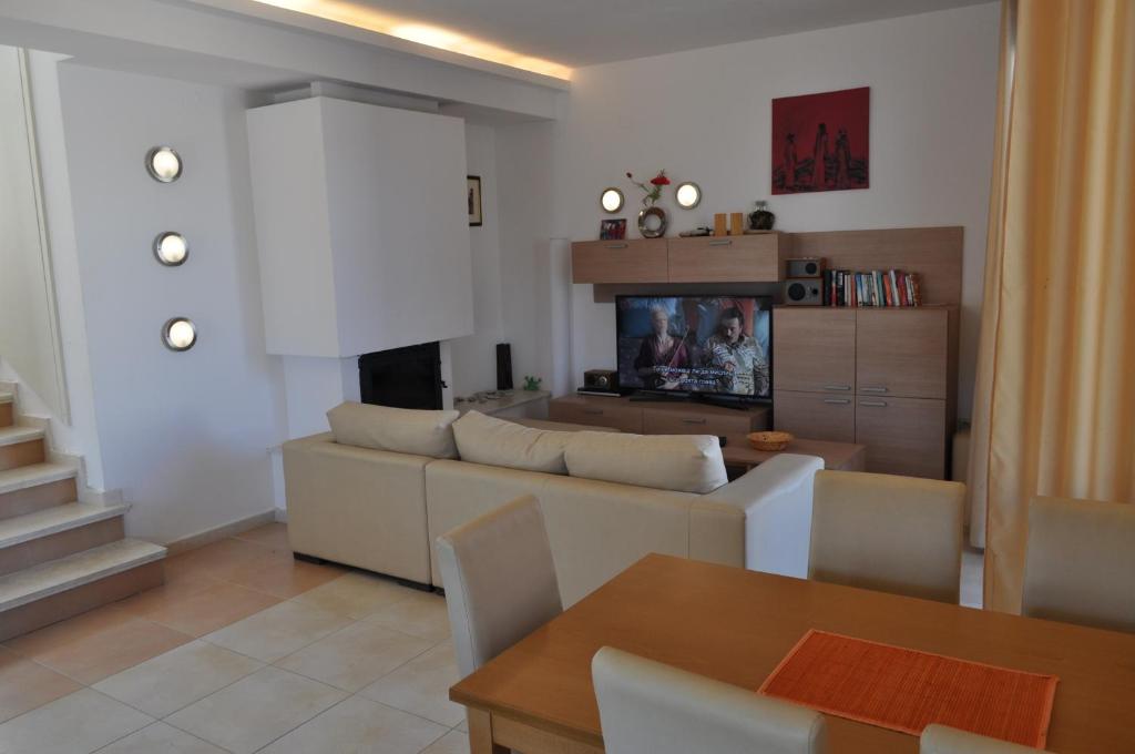Beautiful family villa with sea view photo 1