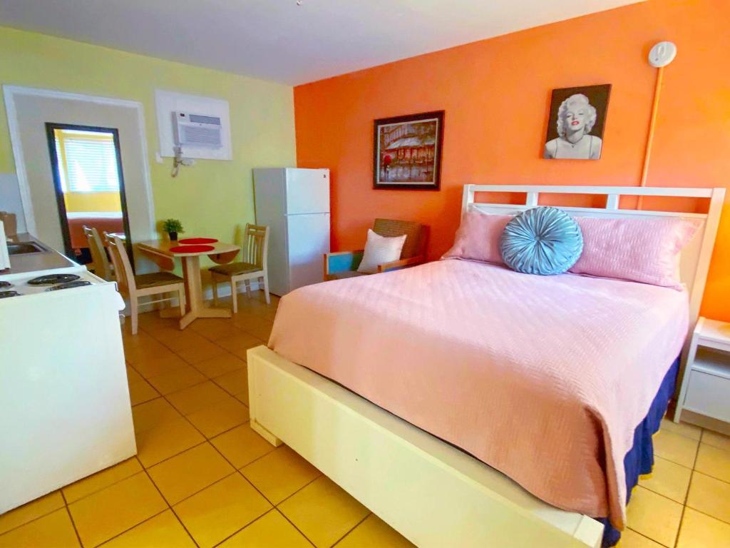 Bella Sirena Inn image