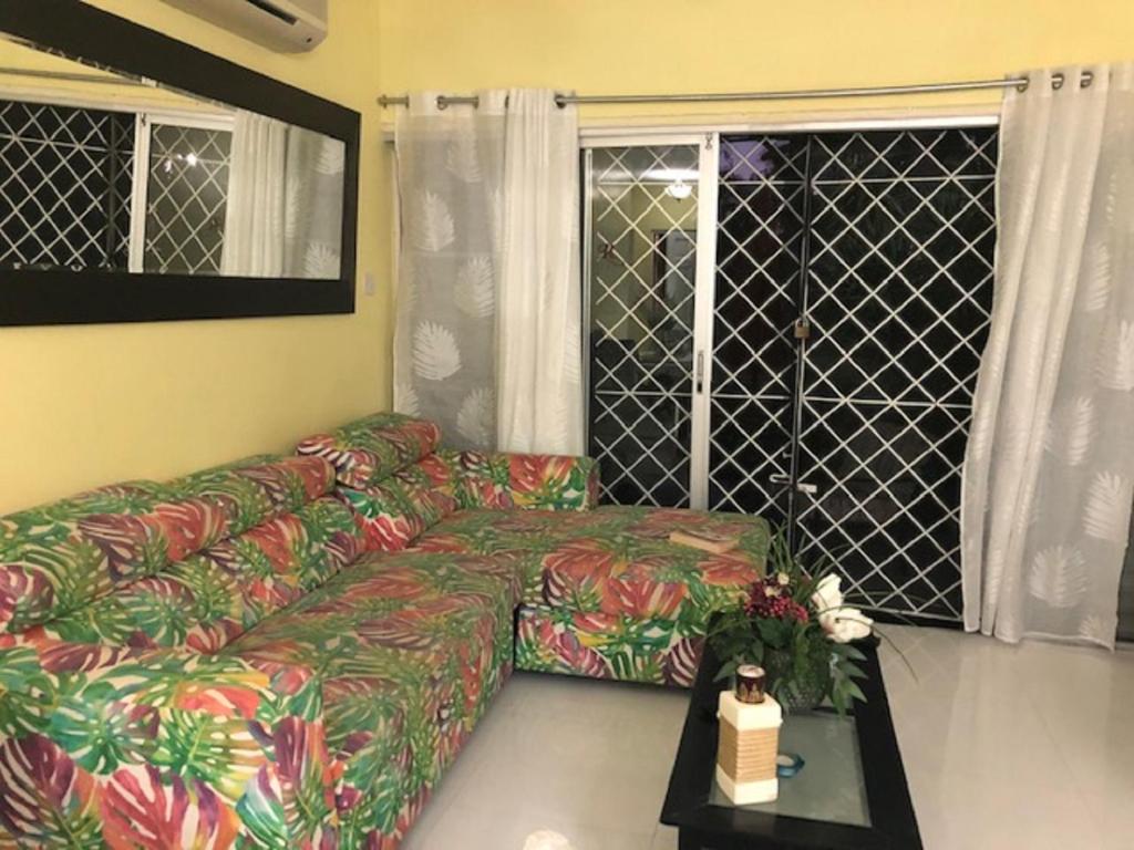 Rockley Golf Club, 2 bed 2 bath Pool, Tennis, Golf, Bar & Restaurant! photo 2