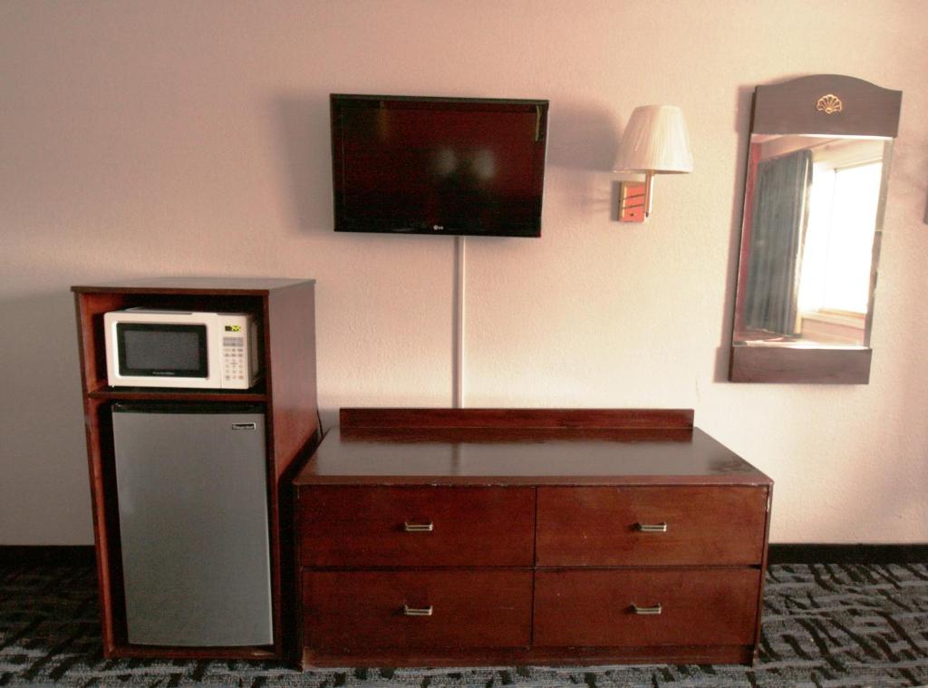 Economy Inn photo 4
