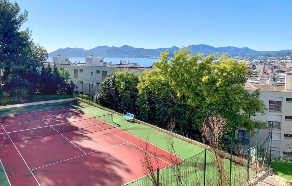 Beautiful Apartment In Cannes With 1 Bedrooms, Internet And Outdoor Swimming Pool photo 2