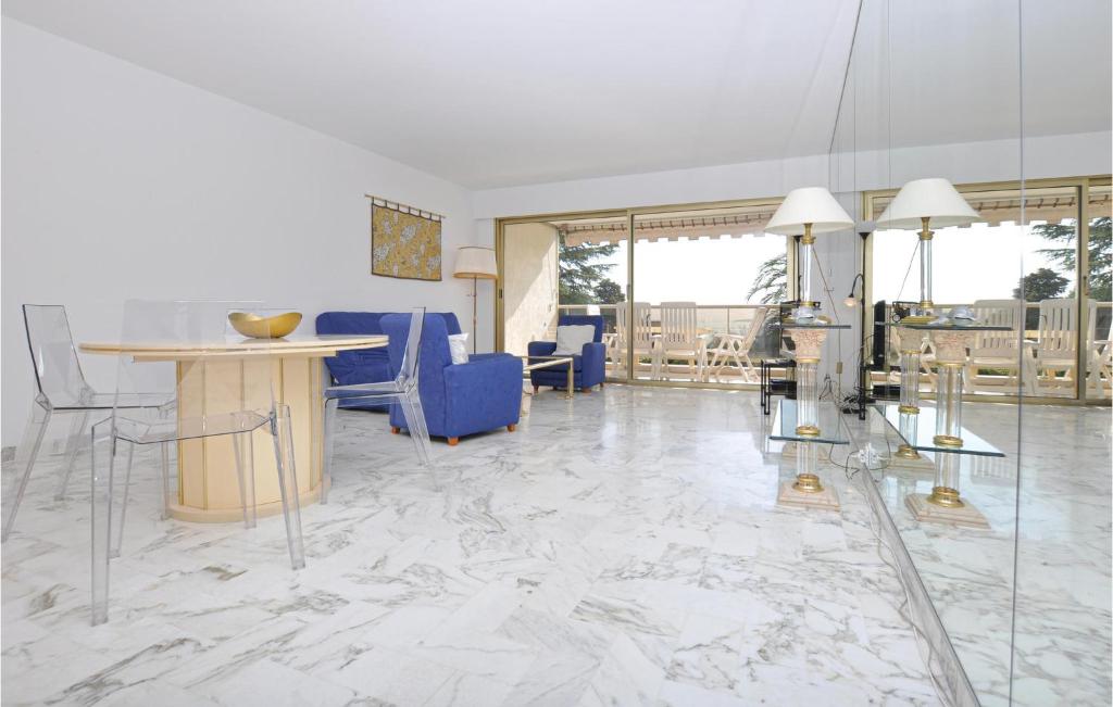 Beautiful Apartment In Cannes With 1 Bedrooms, Internet And Outdoor Swimming Pool photo 4