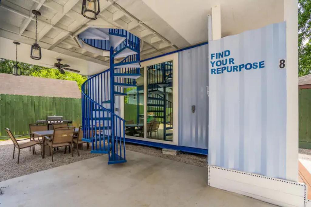 East Downtown Mico-luxe Container living pod #8 image