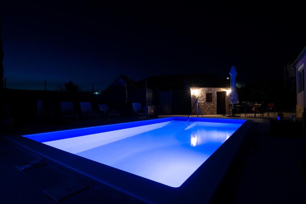 Hidden villa Nancy with swimming pool photo 3