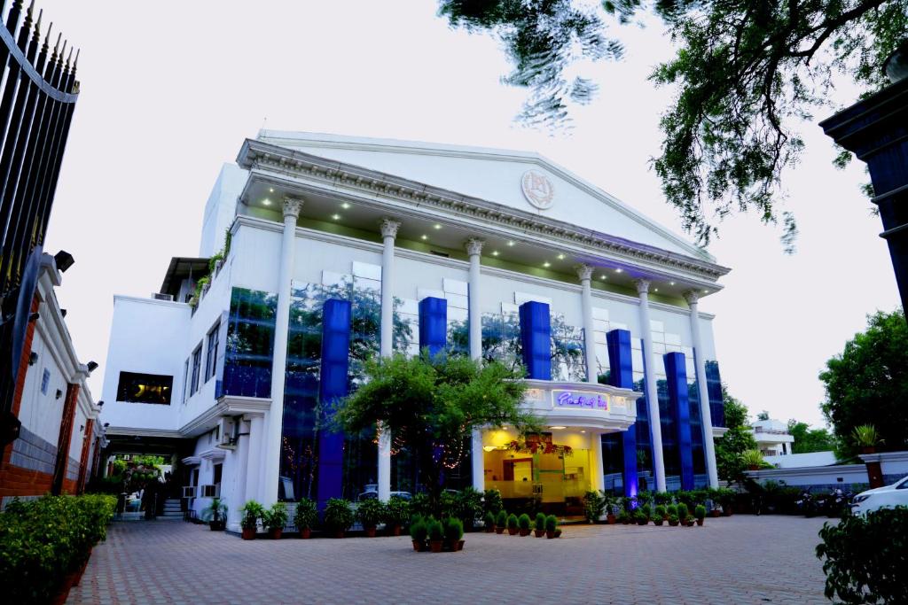 Prayag Inn photo 2