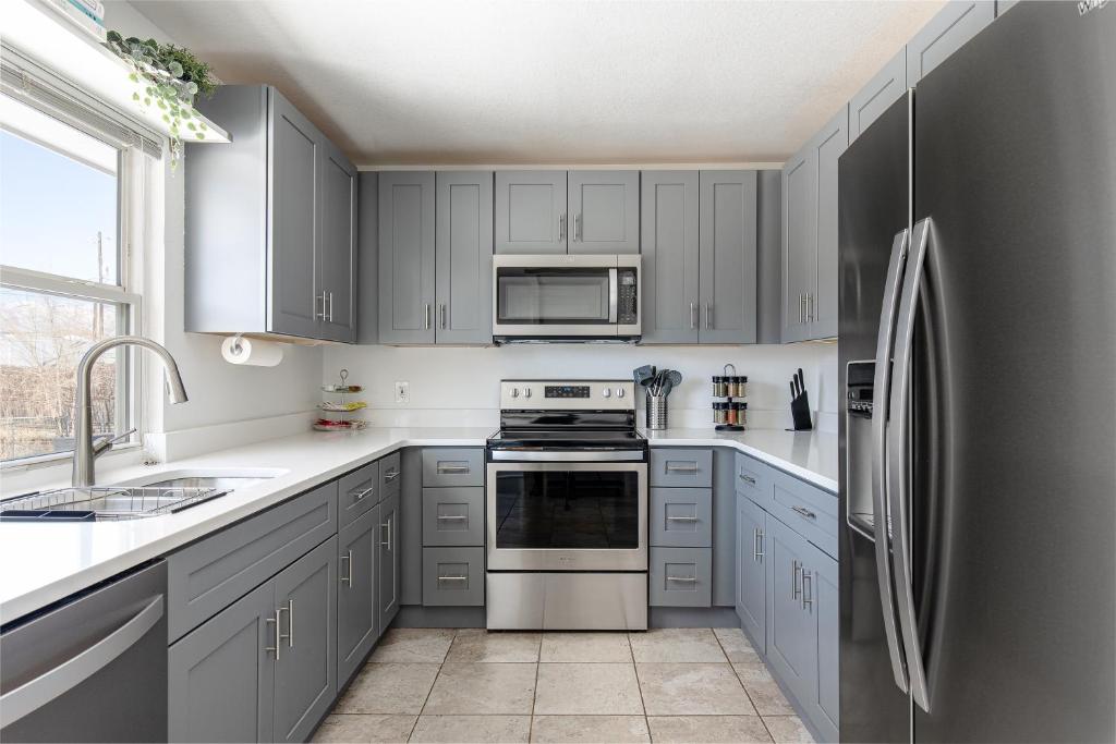 Well-Stocked, Family Friendly Home on the Westside STR-1669 photo 2