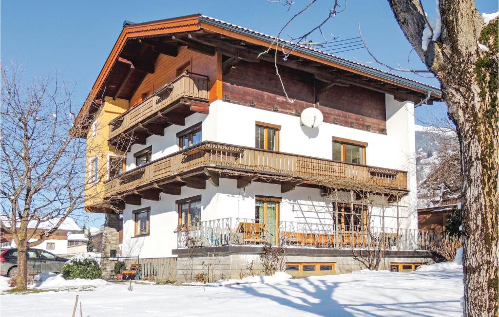 Awesome Apartment In Stumm With 3 Bedrooms And Wifi photo 2