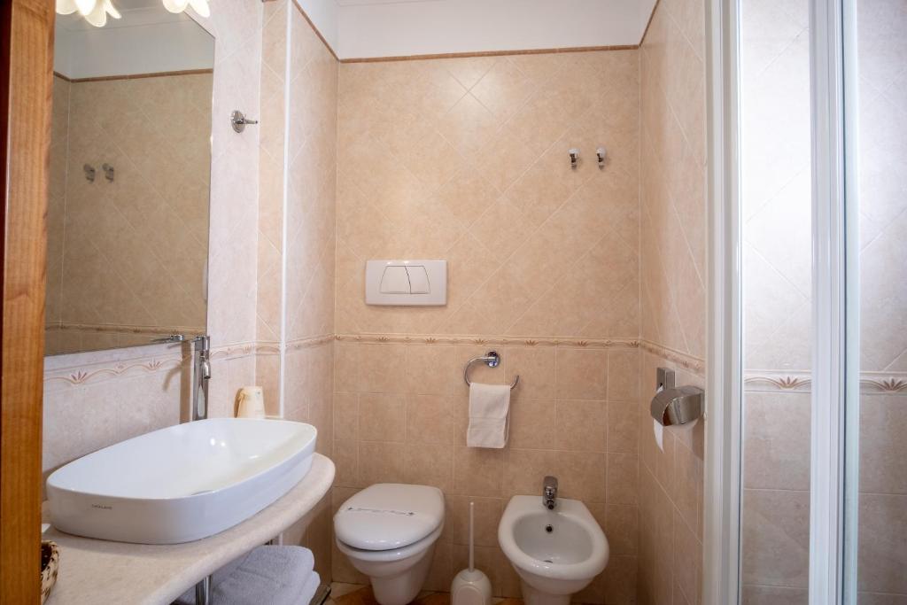 Hotel Savoia Sorrento - Tap to explore photos