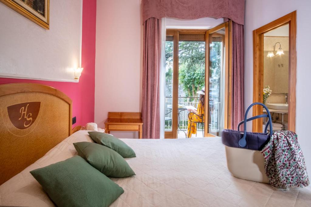 Hotel Savoia Sorrento - Tap to explore photos