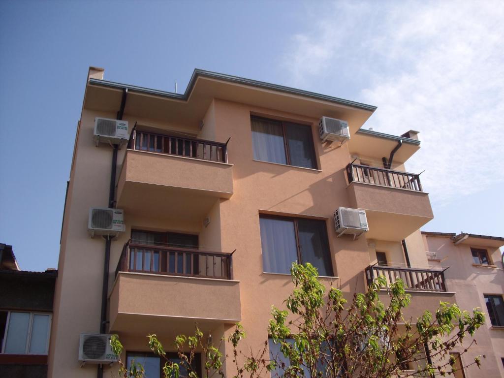 Family Hotel Malibu photo 1
