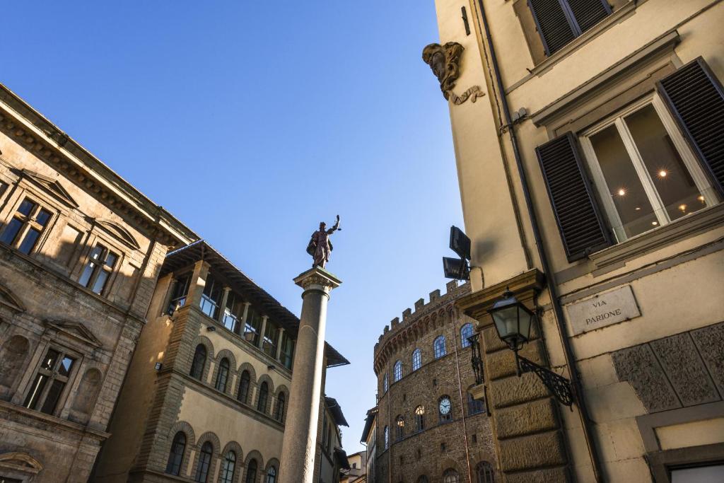 Parione Uno, Florence