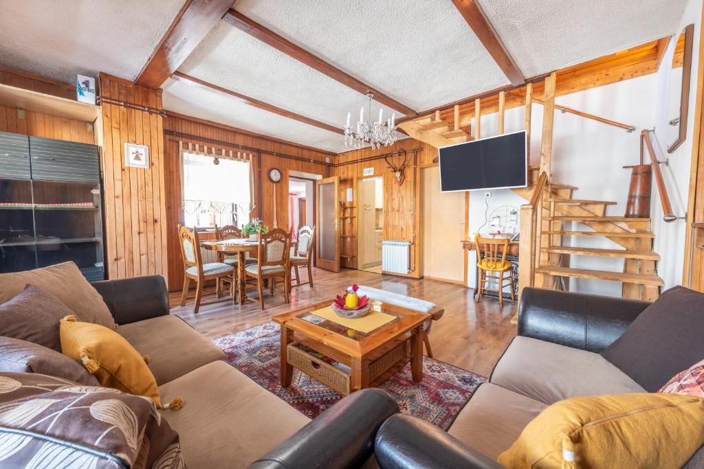 Vila Carmen Holiday mountain house With jacuzzi and sauna