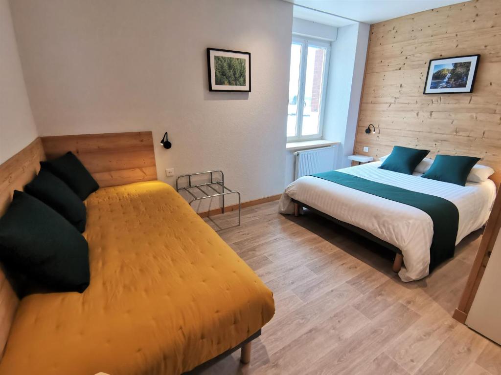 Hotel Les Montagnards - Tap to explore photos