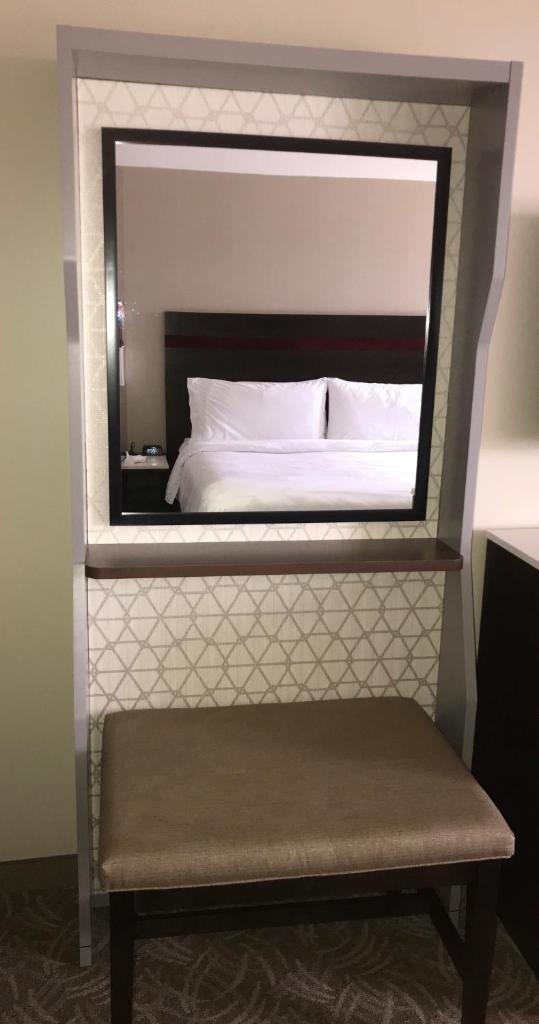 Holiday Inn CHICAGO - SCHAUMBURG - Tap to explore photos