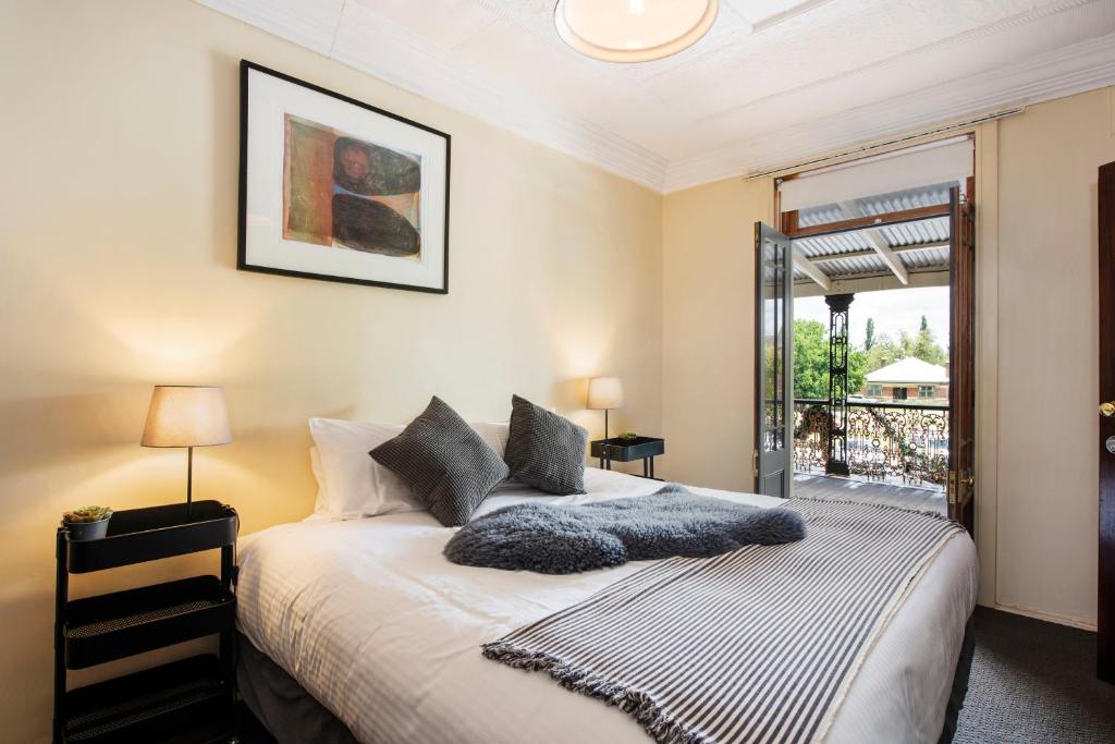 The Woolpack Hotel photo 3