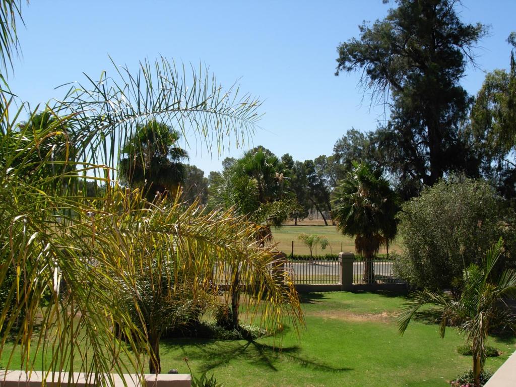 Oudtshoorn Guest House photo 1