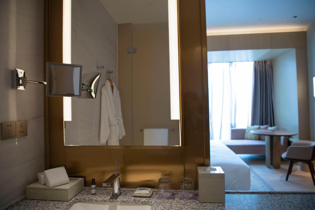 Hyatt Regency Ningbo Hangzhou Bay photo 3