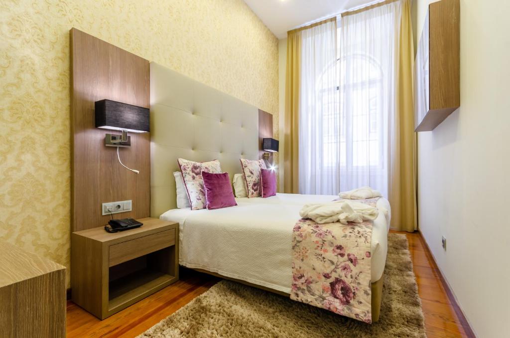 Двухместный (Улучшенный двухместный номер с 1 кроватью), Hotel INN Rossio