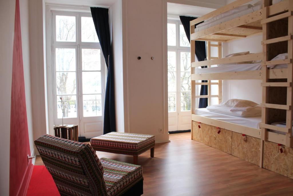 Номер (Кровать в общем 9-местном номере), Lookout Lisbon Hostel