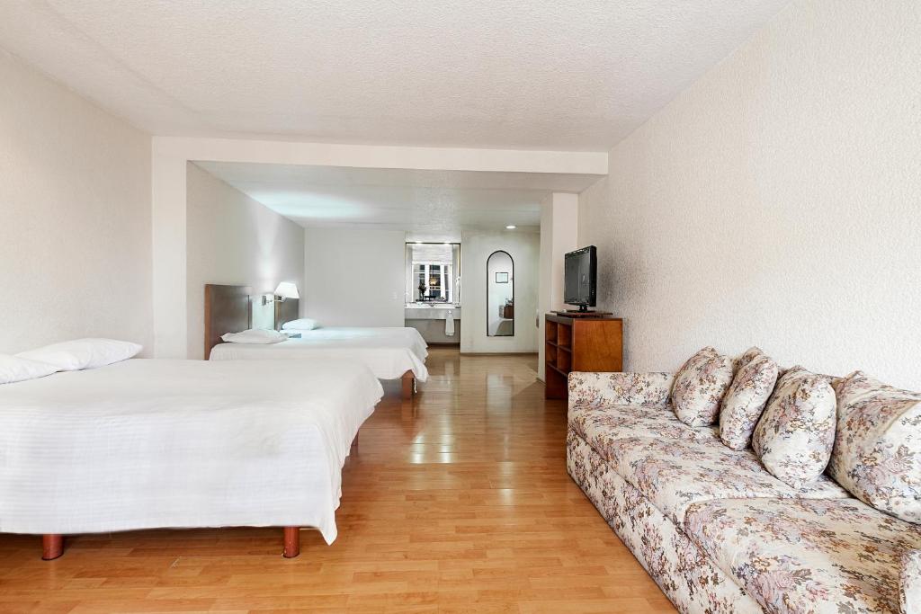 Четырехместный (Четырехместный номер), Exe Suites San Marino