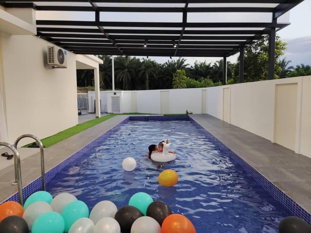 Desaru Homestay-Eva Villa Pool Homestay by Yolo Resort