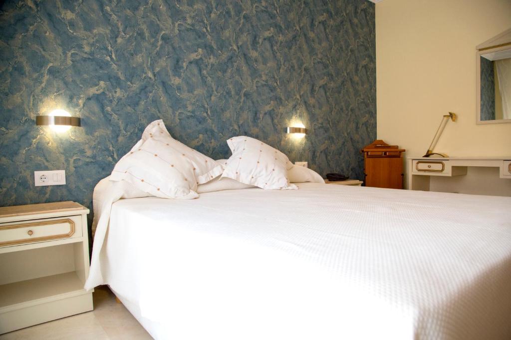 Hotel Reina Victoria photo 2