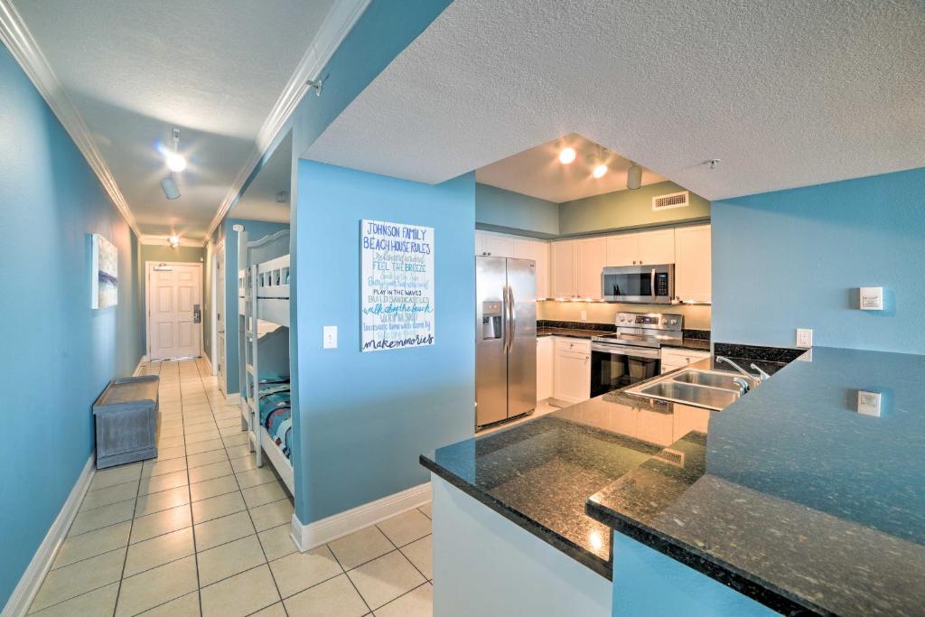 Spectacular Oceanfront Emerald Beach Resort Condo photo 4