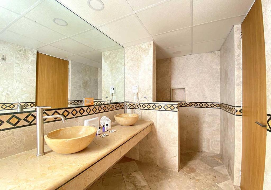 Двухместный (Двухместный номер с 2 двуспальными кроватями), Hotel Lord