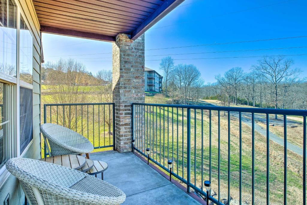 Cozy Branson Condo on Ledgestone Golf Course!