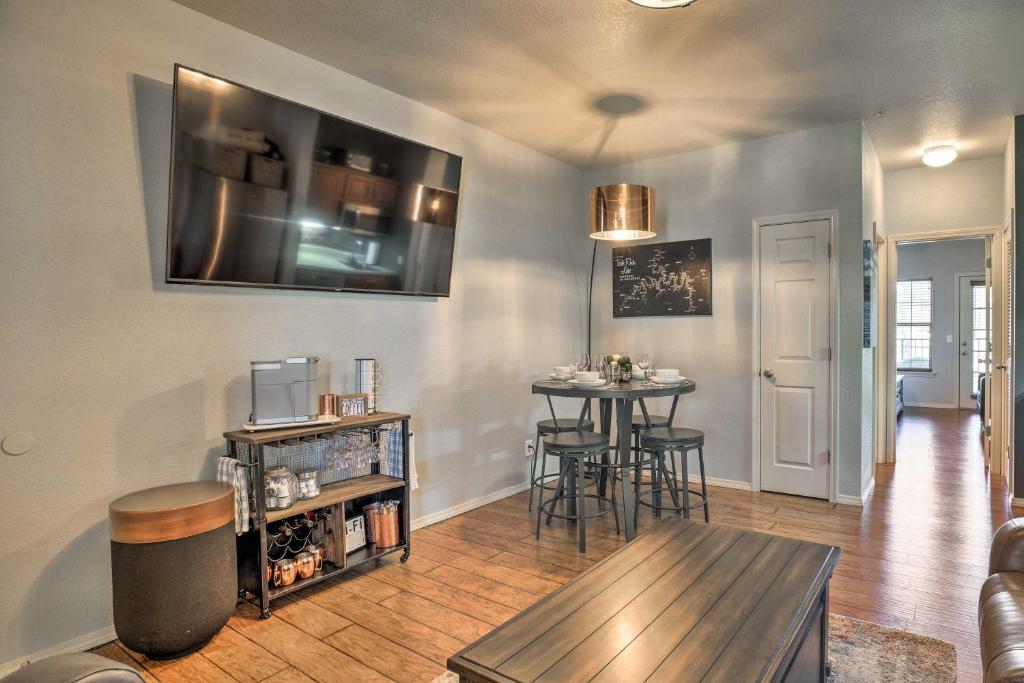 Cozy Branson Condo on Ledgestone Golf Course! photo 3