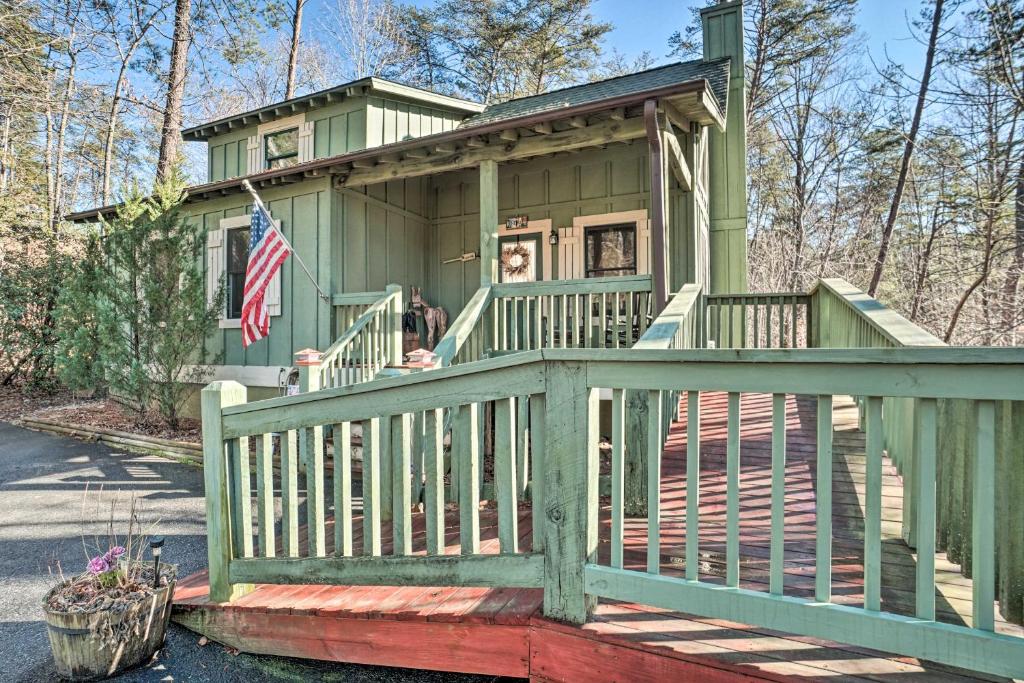 Outdoor Adventure - Charming Cabin with Hot Tub photo 1