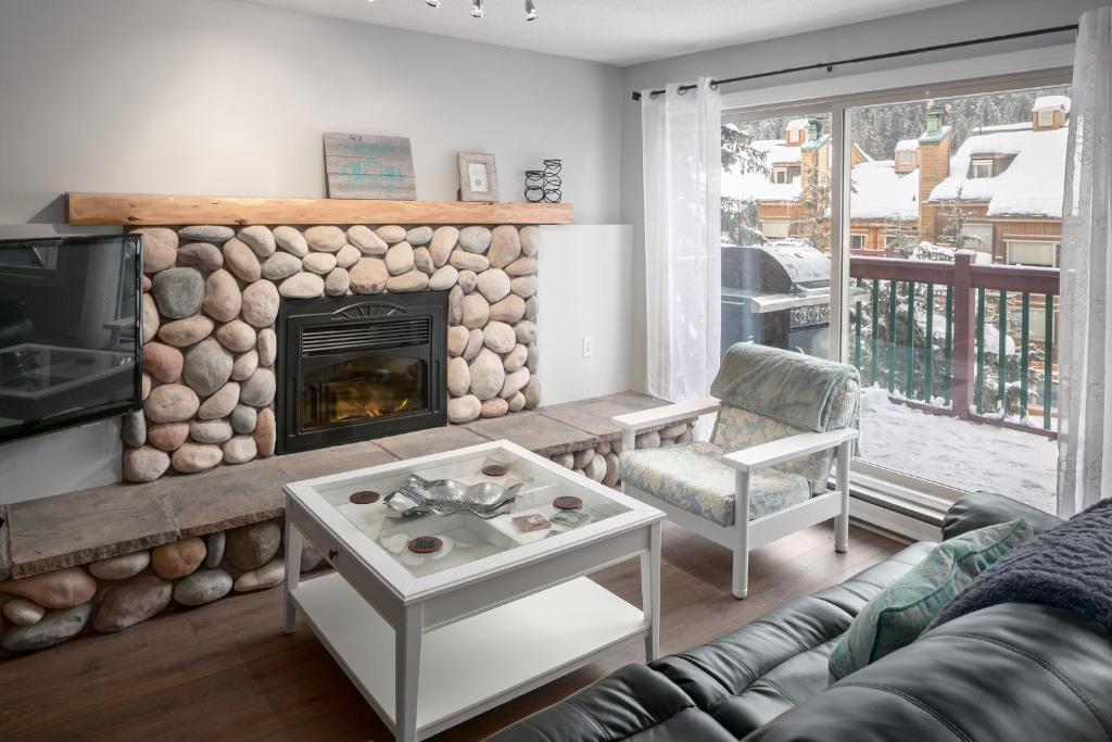 Panorama Mountain Resort - Horsethief Lodge with Fairmont Creek photo 1