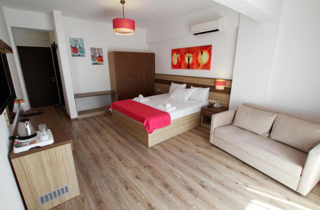 Eden Pyara Hotel Turunc photo 1