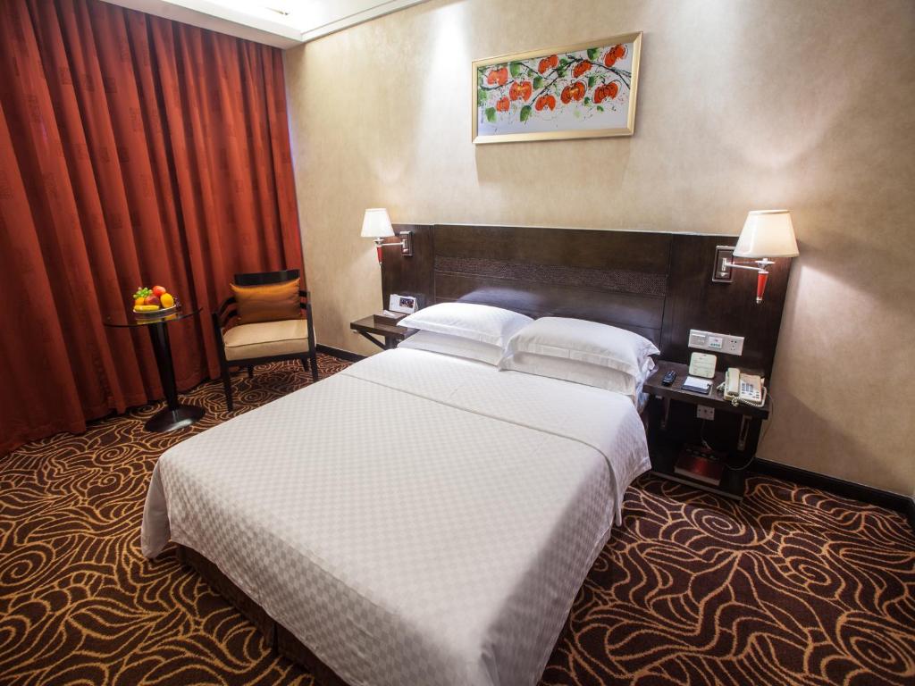 Двухместный (Улучшенный двухместный номер с 1 кроватью), Hua Shi Hotel