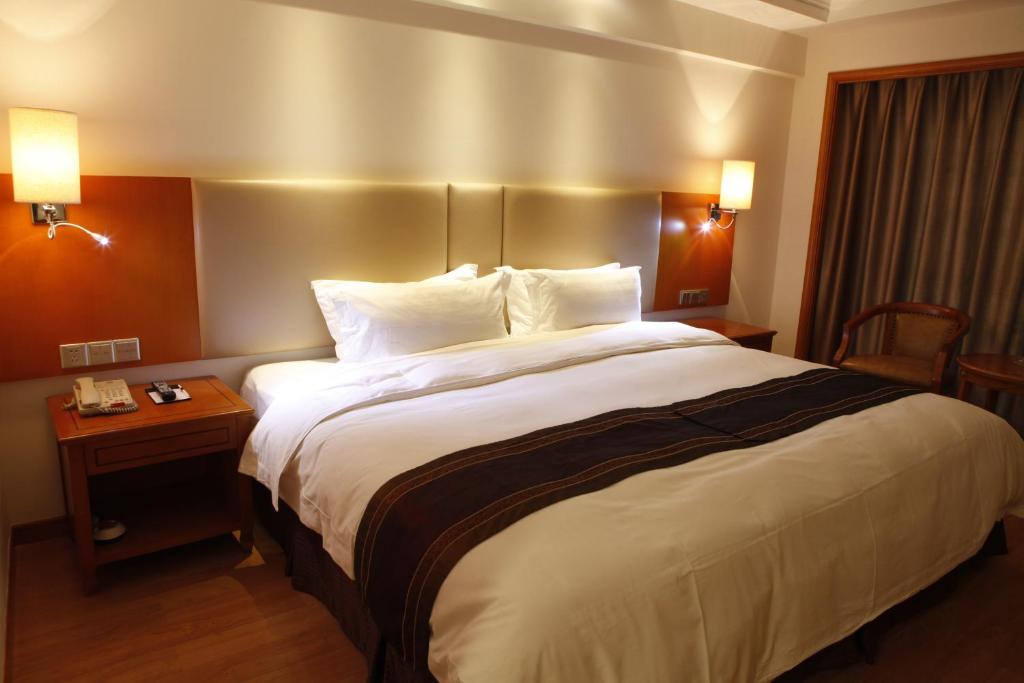 Двухместный (Улучшенный номер с кроватью размера «queen-size»), Guangzhou Yuehai Hotel