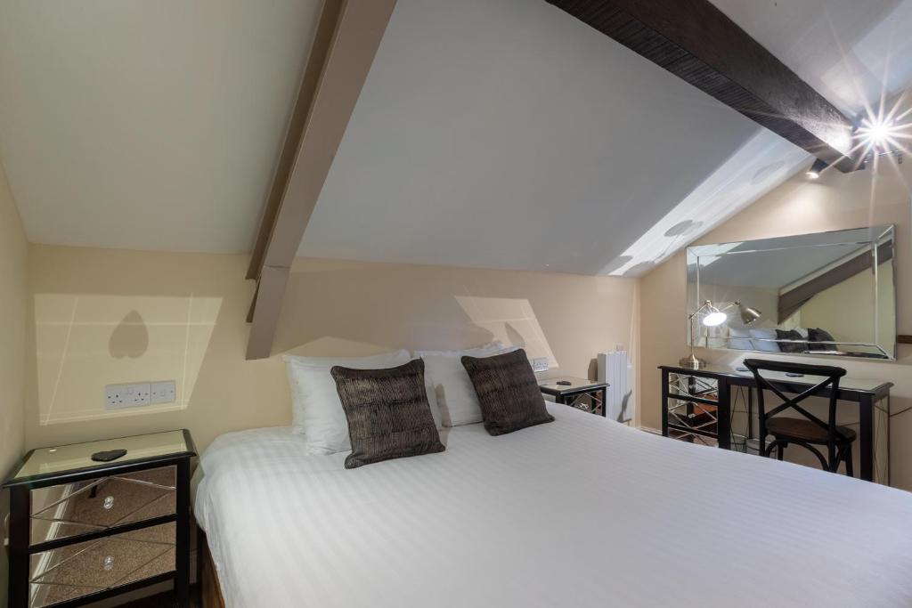 Lakes Hotel & Spa Apartments Room Type - Two Bedroom Apartment 