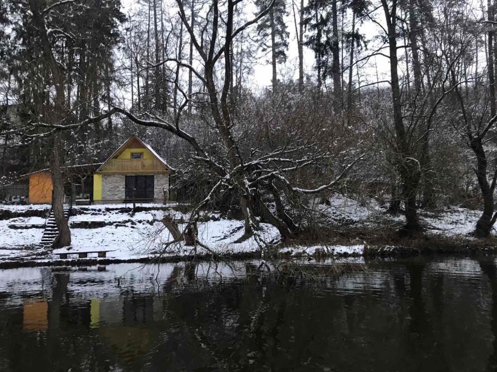 Sazava River Cottage with boating experience photo 2